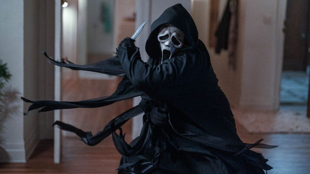 Je suis tellement excité que Scream 7 présente à la fois des stars nouvelles et anciennes, mais j'ai des questions sur la façon dont cela fonctionnera