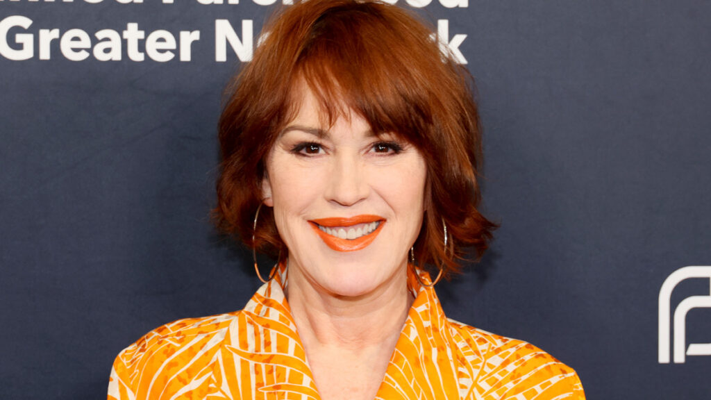 Molly Ringwald appelle l'étiquette Brat Pack comme "péjorative"