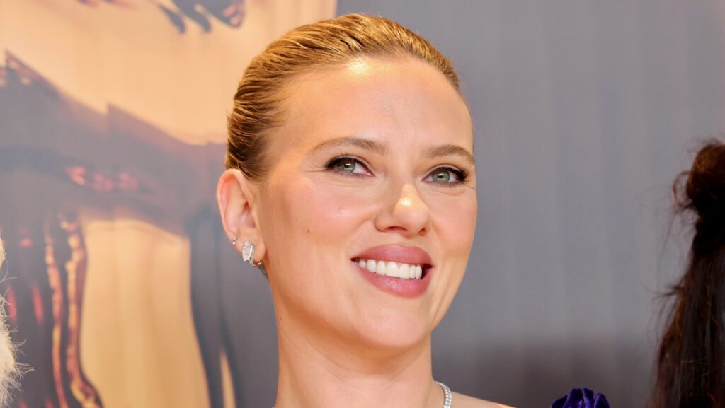 Scarlett Johannon explique pourquoi elle ne prend pas de photos de fans