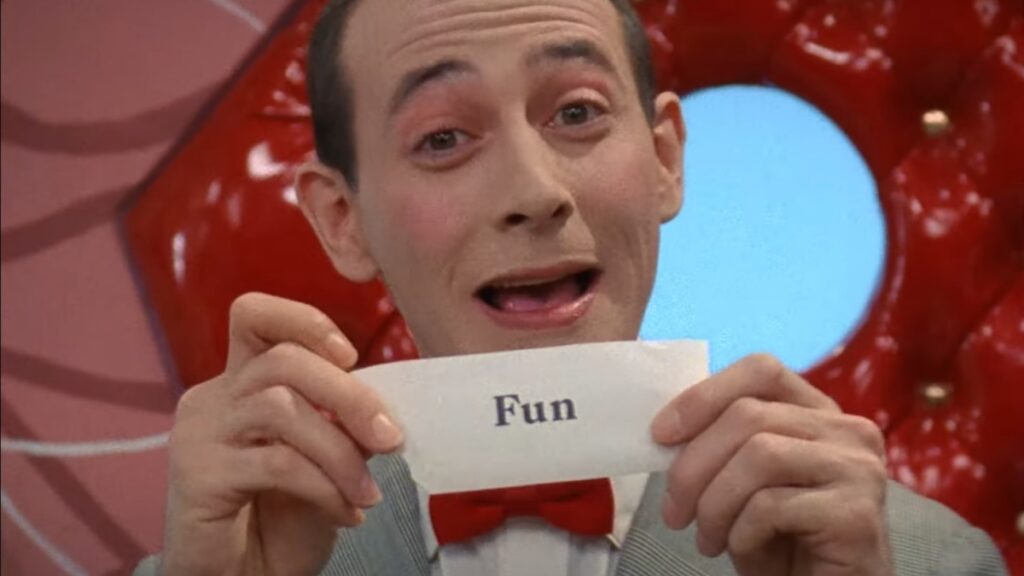 Paul Reubens Doc Pee-Wee alors qu'il obtient une bande-annonce officielle