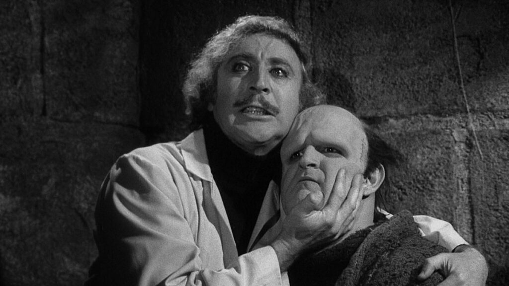 Très jeune comédie de Frankenstein dans les travaux de FX