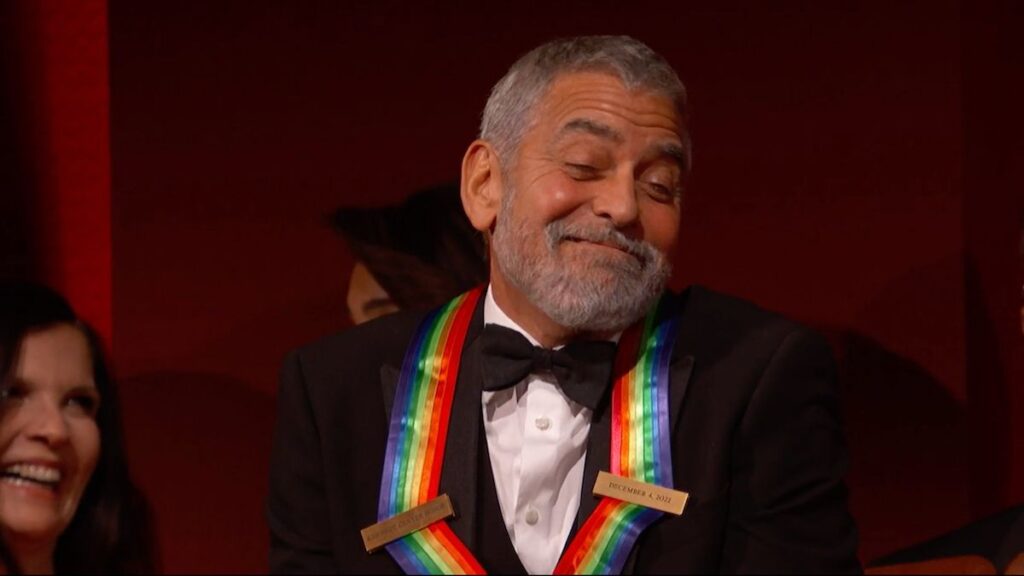 George Clooney ne se soucie pas si les gens pensent qu'il ne joue que