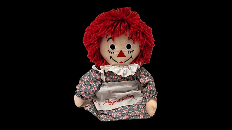 Raggedy Ann Doll sur fond noir