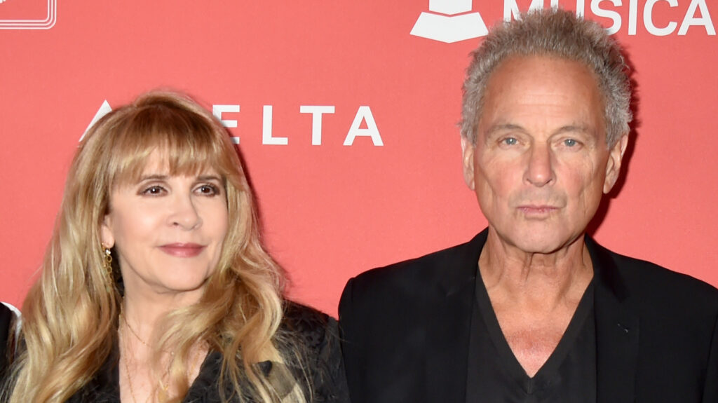 Des choses étranges à propos des retrouvailles de Stevie Nicks et Lindsey Buckingham qui ne s'additionnent pas