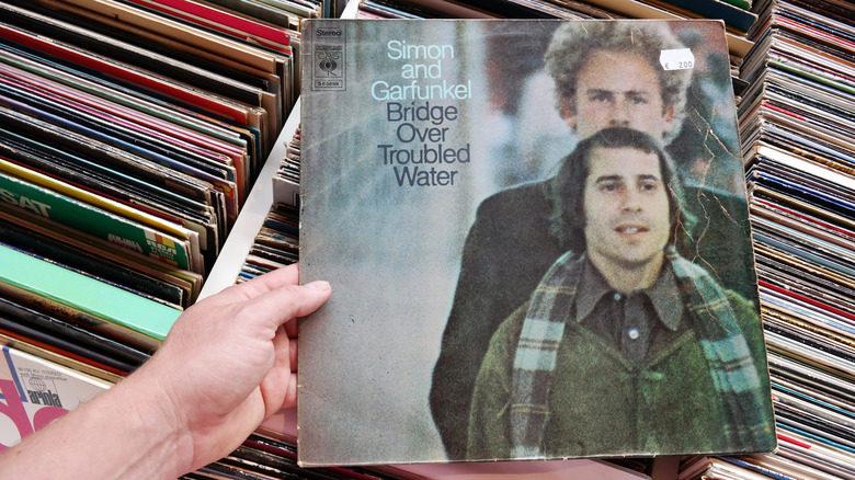 couverture de l'album de Simon et Garfunkel "Pont sur les eaux troubles"
