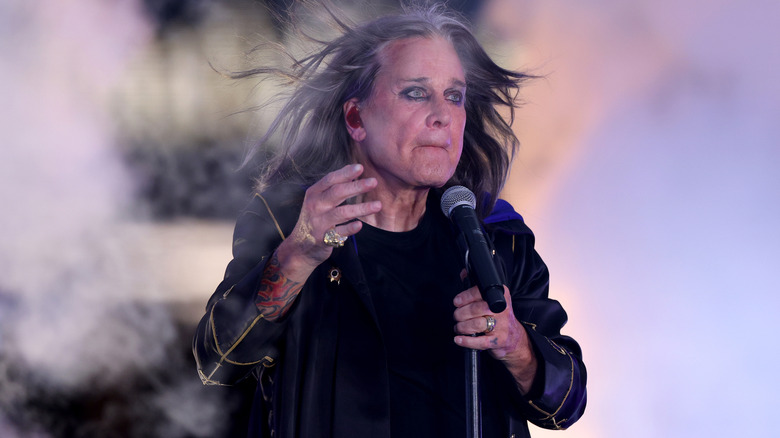 Ozzy Osbourne chante sur scène en 2022