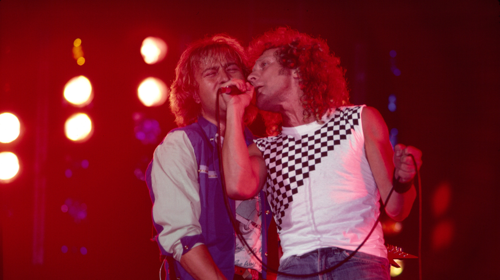 5 chansons d'amour des années 80 qui semblent encore plus émouvantes aujourd'hui