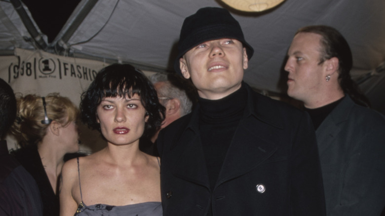 Billy Corgan et Yelena Yemchuk des Smashing Pumpkins posent ensemble