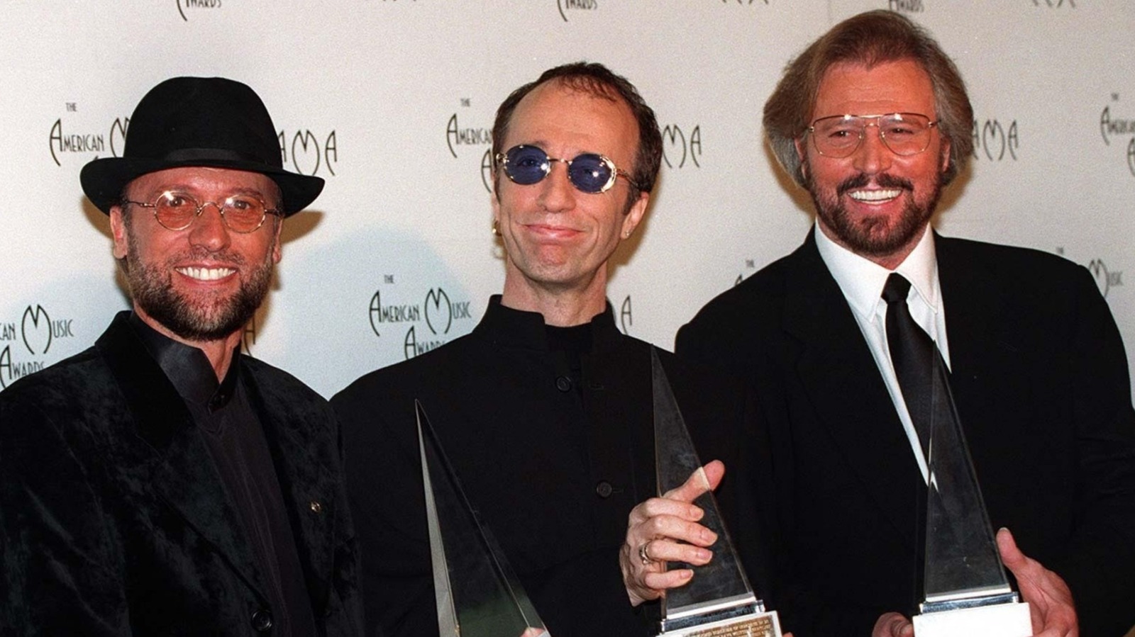 Les Bee Gees ont écrit deux jingles Coca-Cola en 1968 – et ils ne se ressemblent pas