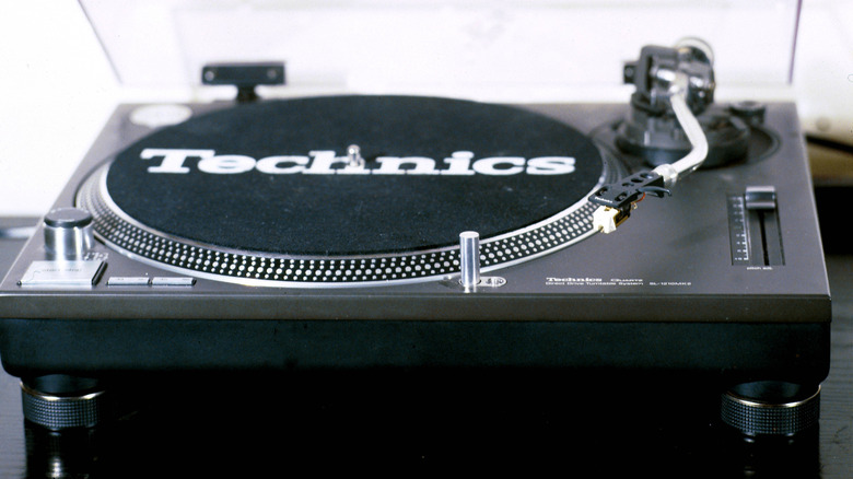 Platine vinyle Technics 1210