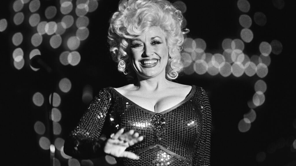 La dernière publication Instagram de Dolly Parton est un clin d'œil déchirant à sa chanson n°1 de 1983