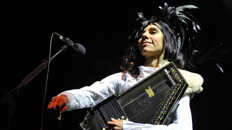 PJ Harvey sur scène
