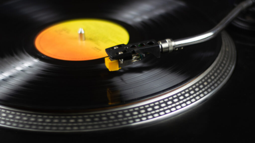 5 erreurs de tourne-disque vinyle qui pourraient ruiner vos albums préférés