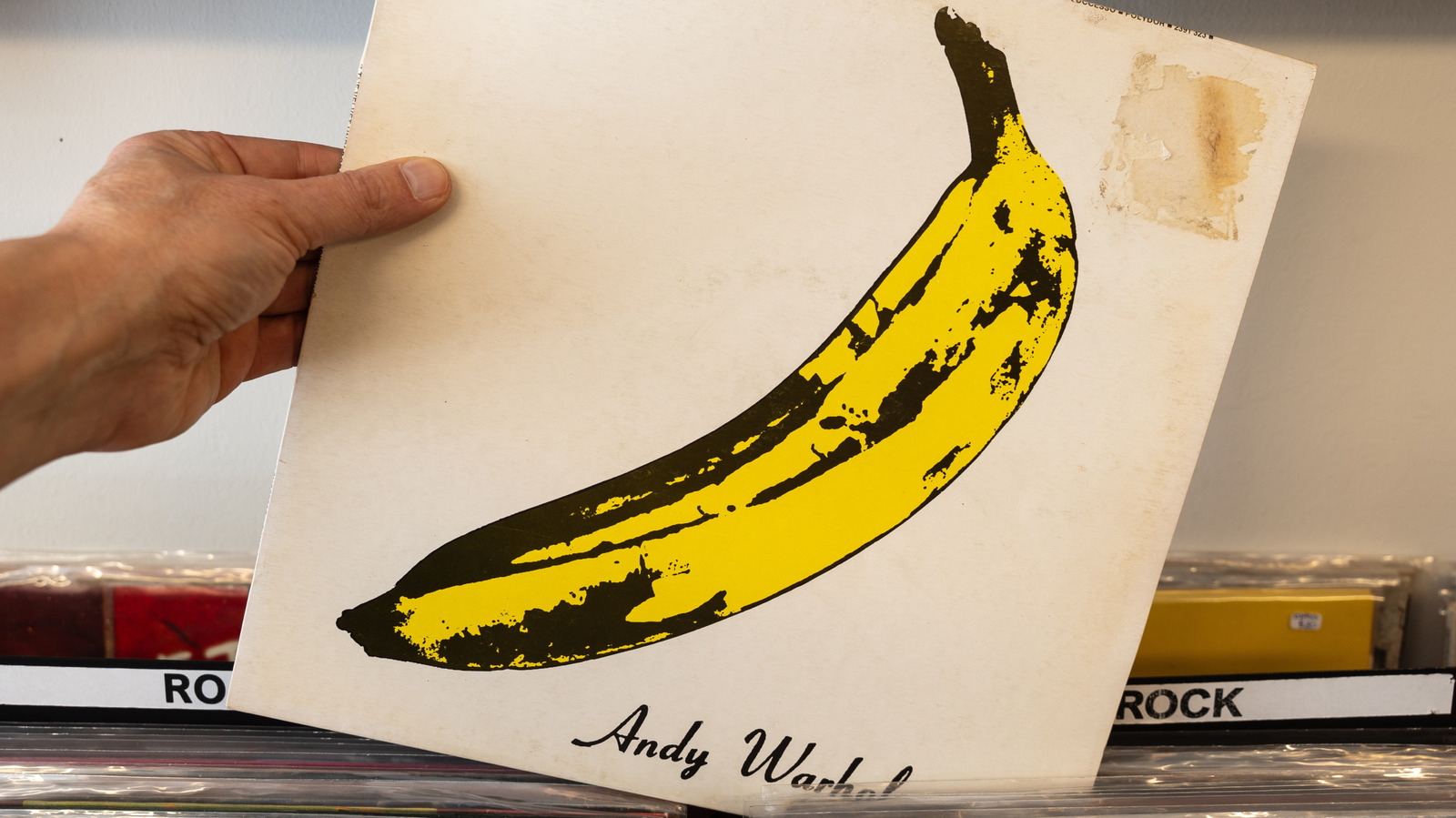 Les gadgets d'emballage d'album les plus fous qui coûtent trop cher pour durer