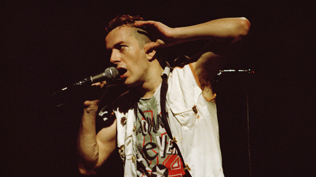 5 succès punk qui ont fait vibrer les charts pop